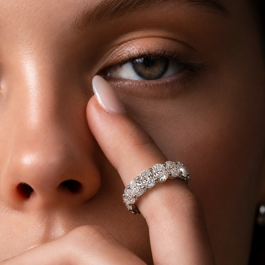 Infinity Oval Luxe
